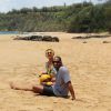 Beyoncé exibe boa forma de maiô em praia no Havaí com Jay-Z e a filha em fotos publicadas em seu site oficial nesta segunda-feira, dia 20 de junho de 2016