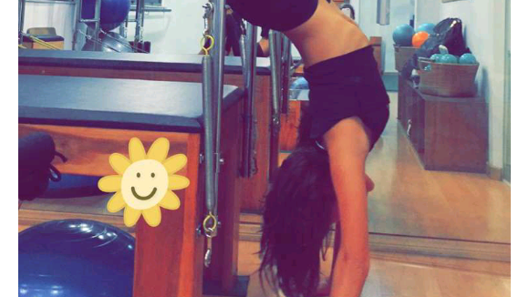 Bruna Marquezine exibe corpo em forma durante aula de pilates. Fotos!