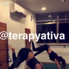 Bruna Marquezine é filmada praticando exercícios ao lado da amiga Stephannie Oliveira