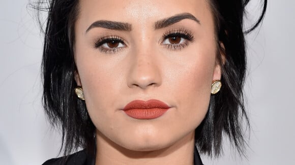 Demi Lovato sai das redes sociais e abandona 77 milhões de seguidores: 'Tchau'