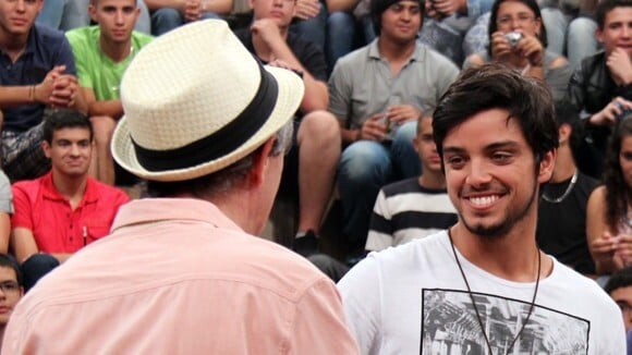 Rodrigo Simas fala sobre Marlon, de 'Além do Horizonte': 'Não beijo ninguém'