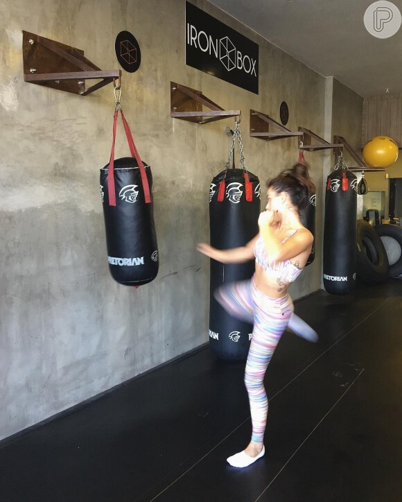 Além do pilates, Isis também pratica luta e compartilha seus treinos no Instagram
