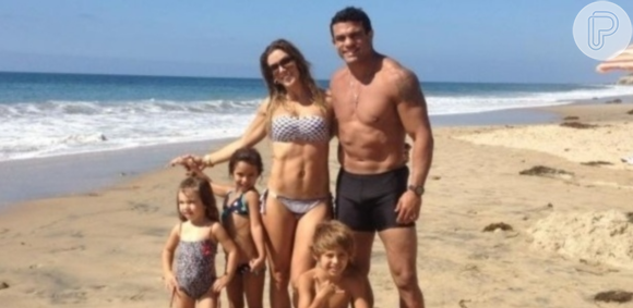 Aos 40 anos, Joana Prado é casada com o lutador Vitor Belfort e mãe de Davi, de 13 anos, Vitória, de 9, e Kyara, de 7
