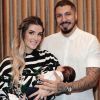 Ex-BBB Aline Gotschalg deu à luz Lucca, fruto de seu relacionamento com Fernando Medeiros, no dia 30 de março de 2016