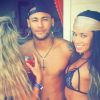 Neymar chegou a curtir festa cercado de mulheres nos EUA, durante suas férias de meio do ano