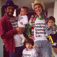 Luana Piovani mostra a família em clima junino com camisetas iguais