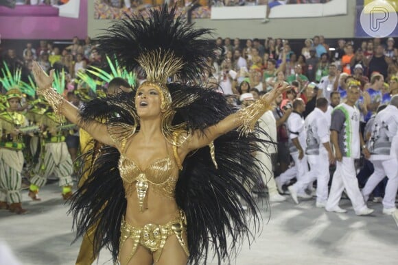 Claudia Leitte será substituída pela agolana Carmem Mouro como rainha de bateria da Mocidade no Carnaval 2017, de acordo com anúncio feito no Instagram da escola