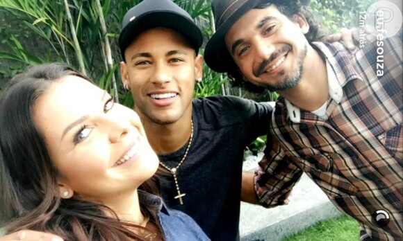 Fernanda Souza se diverte com Neymar nos bastidores de gravação nesta segunda (27)
