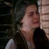 Joana (Rayanne Morais) foi às lágrimas, na novela 'Os Dez Mandamentos - Nova Temporada' e internauta criticou: 'Só branquearam os cabelos e o rosto continua jovem'
