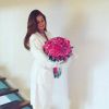 Xandinho Negrão publicou uma foto da namorada, Marina Ruy Barbosa, na qual ela aparece de roupão e segurando um buquê de flores. Atriz completa 21 anos nesta quinta-feira, 30 de junho de 2016