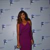 Cris Vianna opta por vestido roxa para a 35ª edição do Prêmio Profissionais do Ano