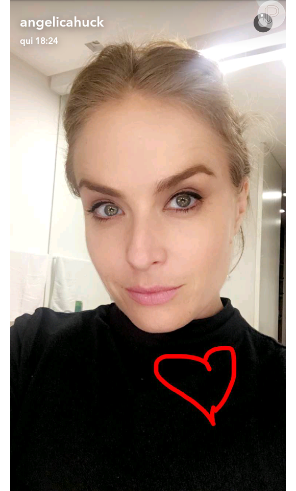 Angélica mostrou antes e depois de maquiagem feita pela filha caçula, Eva, em seu Snapchat nesta sexta-feira, 1º de julho de 2016