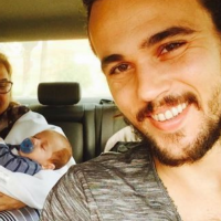 Bruno Ferrari curte folga de 'Liberdade' com o filho, Antônio, e Paloma Duarte