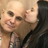 Sophia Raia postou uma foto dando um beijo na cabeça do pai, Edson Celulari