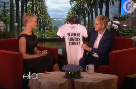 Pamela Anderson ganhou uma camisa de Ellen Degeneres escrito: 'Ellen nem sempre está certa'