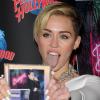 Miley Cyrus sofre com taquicardia por abuso do álcool desde que terminou com Liam Hemsworth, segundo notícia de 8 de novembro de 2013