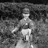 O príncipe de Gales aos 10 anos estudava na Cheam School, em Berkshire. Foto de julho de 1958