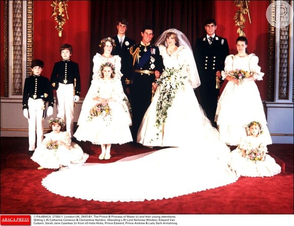 Príncipe Charles se casou com Diana em 1981 em uma cerimônia pomposa que foi transmitida mundialmente nas TVs