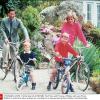 A família real durante um passeio de bicleta na Sicília