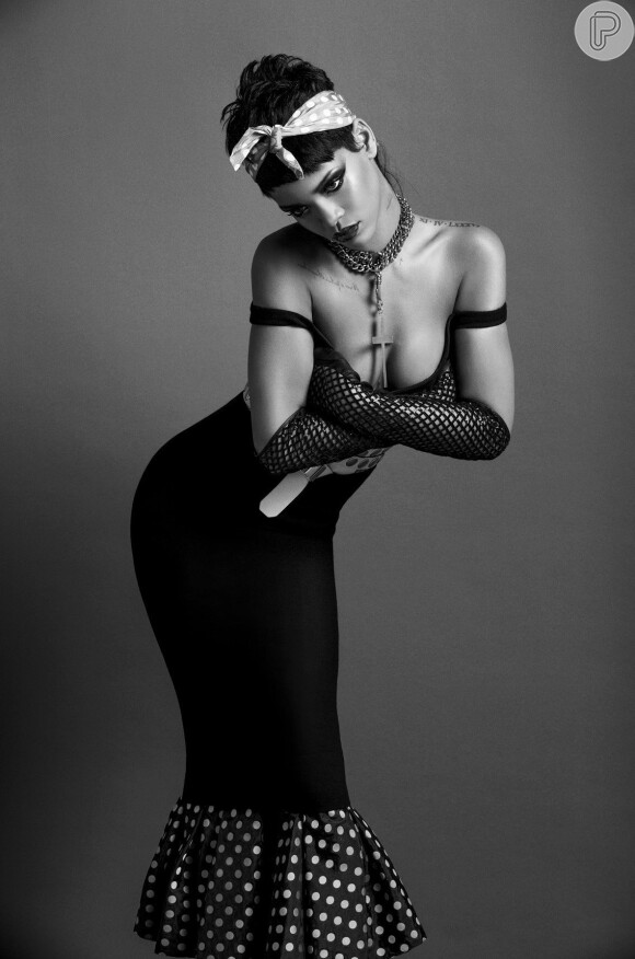 Estilosa, Rihanna também faz vários editoriais de moda como o para revista '032C'
