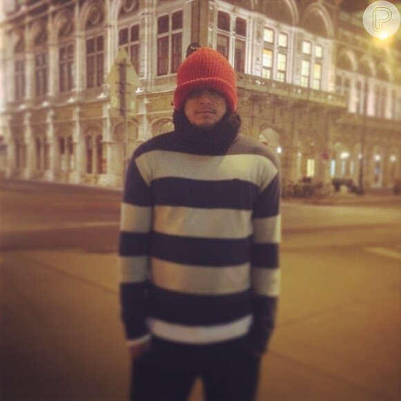 Bruno Gissoni também enfrenta o frio de Viena, na Áustria