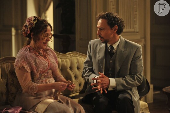 Celinha (Isabela Garcia) e Guerra (Emilio de Mello) oficializam sua relação em 'Lado a Lado', cena vai ao ar em 02 de janeiro de 2013