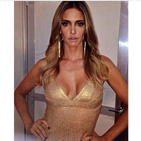 O look gold de Fernanda foi escolhido pelo stylist Rodrigo Grunfeld, que também cuida do figurino dela no programa 'Amor & Sexo', em 6 de dezembro de 2013
