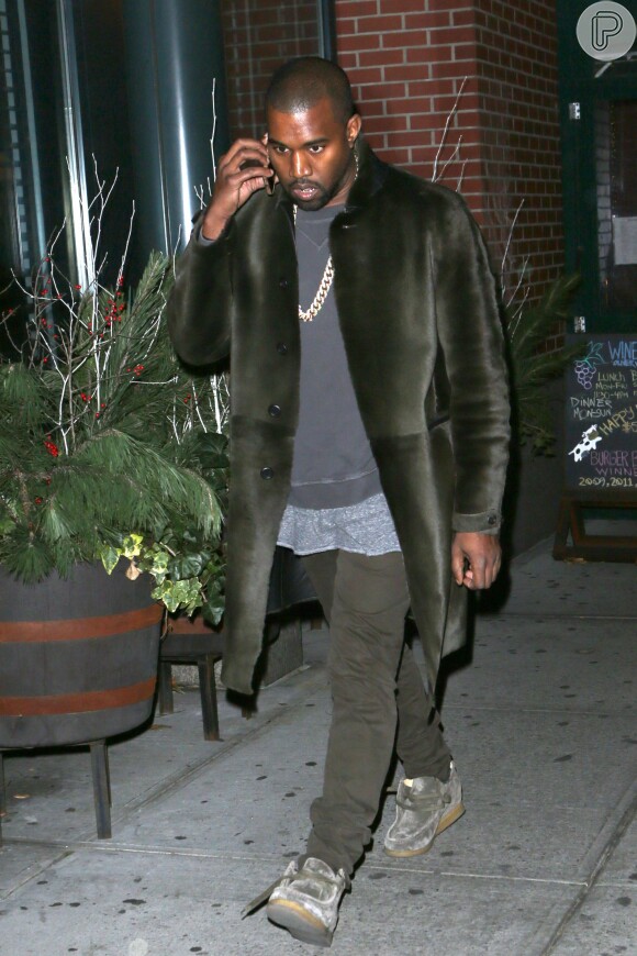 Recentemente, Kanye West se envolveu em uma confusão com a Luis Vuitton e pediu para que os fãs não comprassem nada da marca