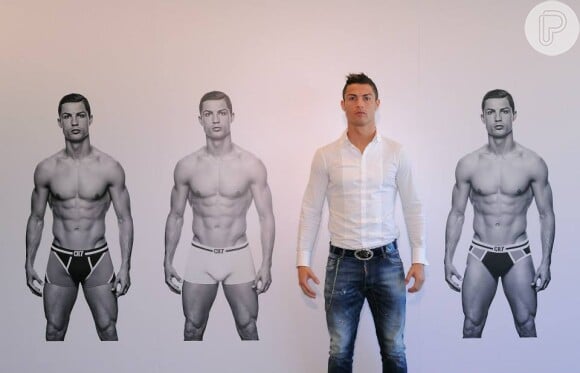 A peça íntima usada por Cristiano Ronaldo faz parte da sua linha de underwear. 'Espero que todos vocês gostem da minha coleção tanto quanto eu', escreveu o jogador, em 11 de dezembro de 2013