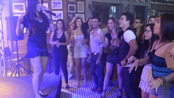 'Amor à Vida': Anitta vai ao show de Carlito e dá canja; veja fotos