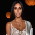 Kim Kardashian é atacada por homens armados e tem US$ 11 milhões roubados