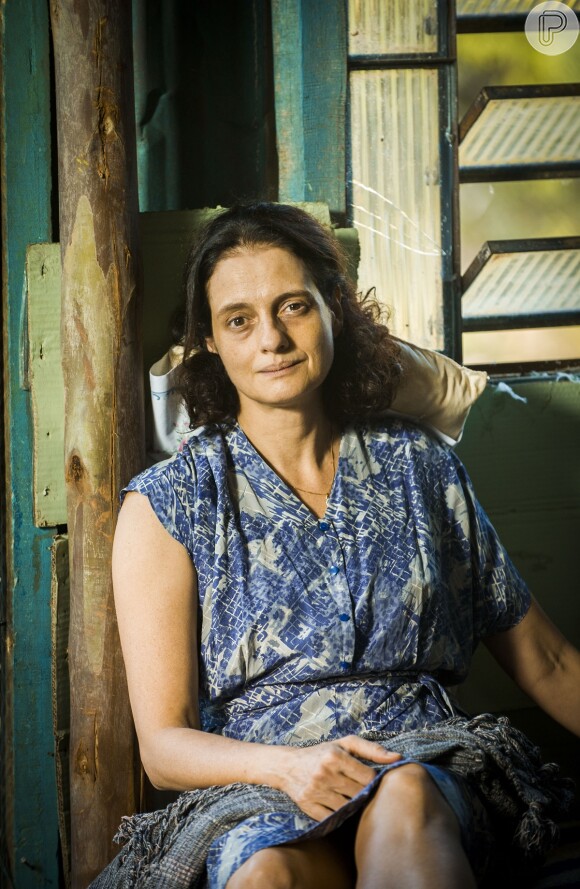 Talentosa, Denise Fraga marcou o primeiro capítulo com sua atuação na pele da frágil Cândida, na novela 'A Lei do Amor'