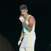 De camiseta, Justin Bieber deixou suas tatuagens à mostra durante o show no Rio de Janeiro