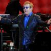 Elton John fez show em São Paulo, em 27 de fevereiro de 2013, e famosos marcaram presença no evento