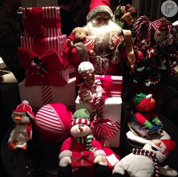Detalhes da decoração natalina de Adriane Galisteu, em 13 de dezembro de 2013