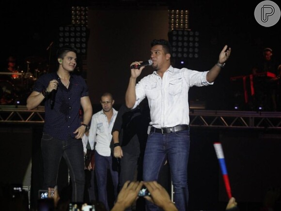 Luan Santana se apresenta ao lado do grupo de pagode Sorriso Maroto na casa de shows Barra Music, Barra da Tijuca, Zona Oeste do Rio de Janeiroquinta-feira, 12 de dezembro de 2013