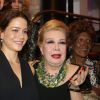 Leandra Leal posa com Rogéria na sessão de gala do filme