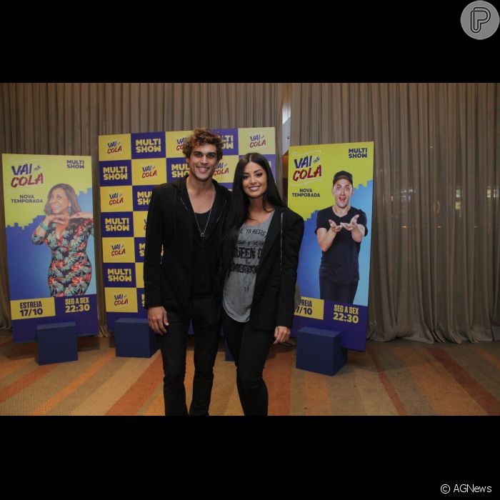 Aline Riscado, nova integrante do 'Vai Que Cola', posa com Felipe Roque Purepeople Aline Riscado, nova integrante do 'Vai Que Cola', posa com Felipe Roque Purepeople