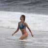 A apresentadora Fernanda Lima depois de um mergulho