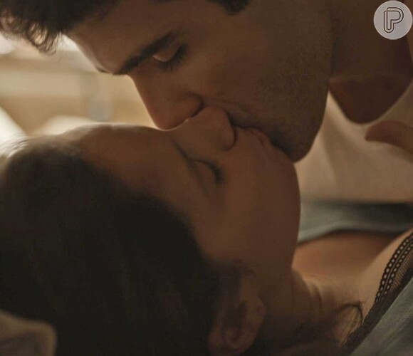 'Malhação': Nanda (Amanda de Godoi) e Rômulo (Juliano Laham) têm primeira noite de amor. 'Gosto de você'. Cena vai ao ar nesta quarta-feira, 12 de outubro de 2016