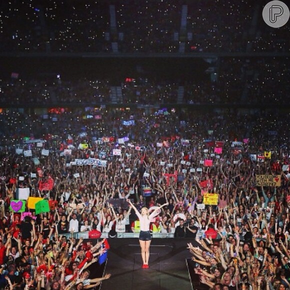 Taylor Swift fez o último show de sua turnê 'Red Tour' em Melbourne, na Austrália