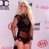Britney Spears ousou no Billboard Music Awards 2016 ao deixar lingerie  à mostra em vestido curto