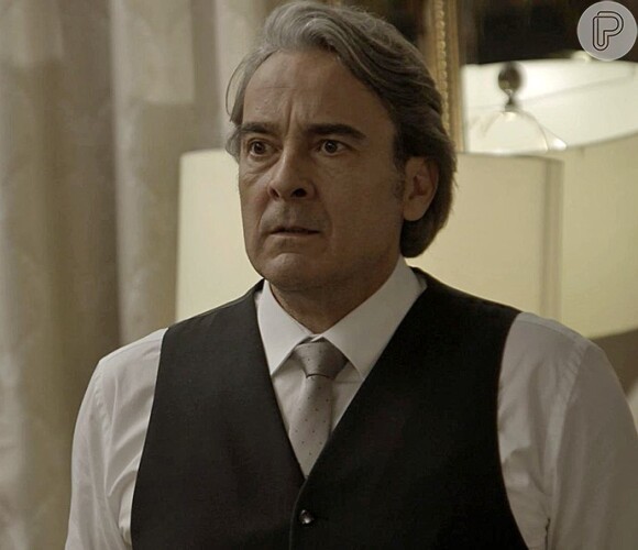 Aparício (Alexandre Borges) denuncia Leozinho (Gabriel Godoy) à polícia por sequestrar Fedora (Tatá Werneck), na novela 'Haja Coração'