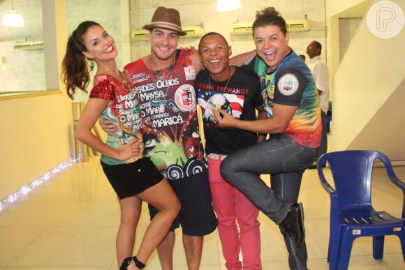 Paloma Bernardi, Thiago Martins e David Brazil na quadra da Grande Rio