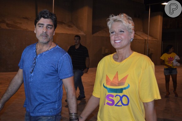 Xuxa está namorando o músico e ator Junno Andrade