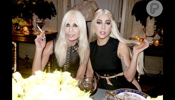 Figurino da nova etapa da turnê de Lady Gaga poderá ser criado pela grife de Donatella Versace