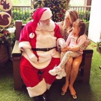 Ticiane Pinheiro leva Rafaella Justus para visitar o Papai Noel: 'Feliz Natal'