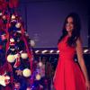 Bruna Marquezine passou a noite de Natal com os pais e a irmã, Luana. Longe de Neymar, ela mostrou a árvore da família, em 25 de dezembro de 2013: 'Surpreenda as pessoas que você ama! Espalhe amor e alegria ! Eu desejo do fundo do meu coração um Natal incrível a todos!'