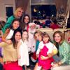 Ticiane Pinheiro curtiu o Natal com a mãe, Helô, a filha, Rafaella Justus, as irmãs, Kika e Jô, e outros familiares. No Instagram, ela compartilhou uma foto da família ao lado do Papai Noel: 'Amo absurdamente'