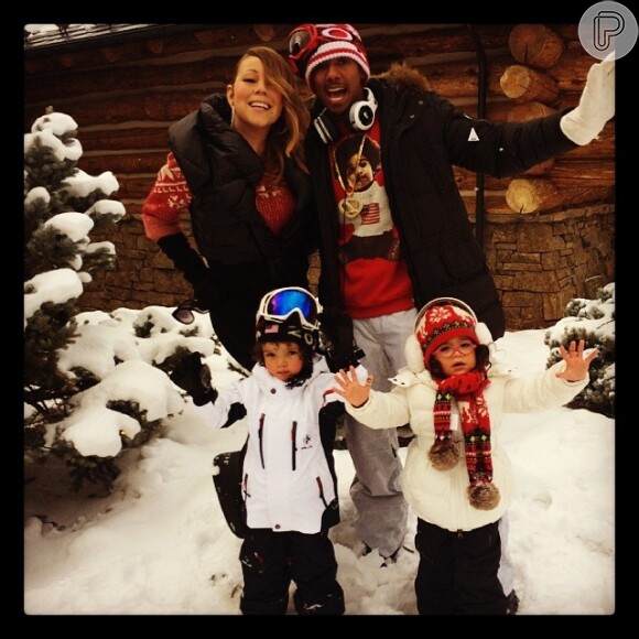 Ao lado do marido, Nick Cannon, e dos filhos, Monroe e Moroccan, Mariah Carey posa na neve: 'Nosso desejo pela neve'